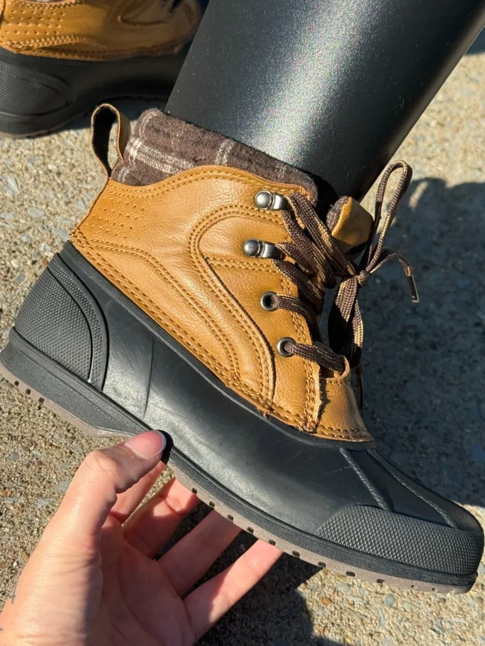Magellan Outdoors Boys 2D Duck Boots Brown Waterproof Gorpcore Cabin Core 4101